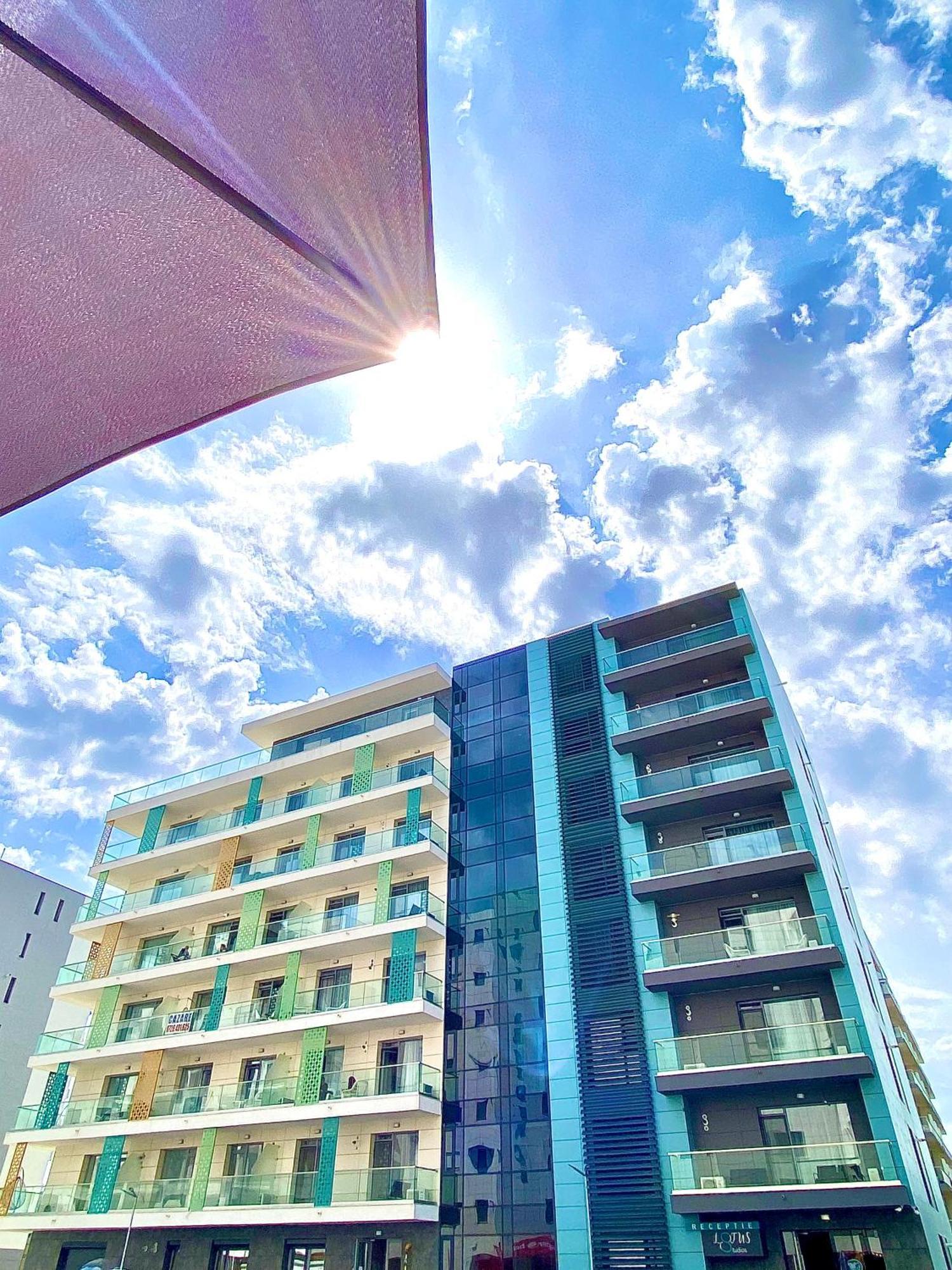 Marcony Boutique Apartments Mamaia Exterior photo