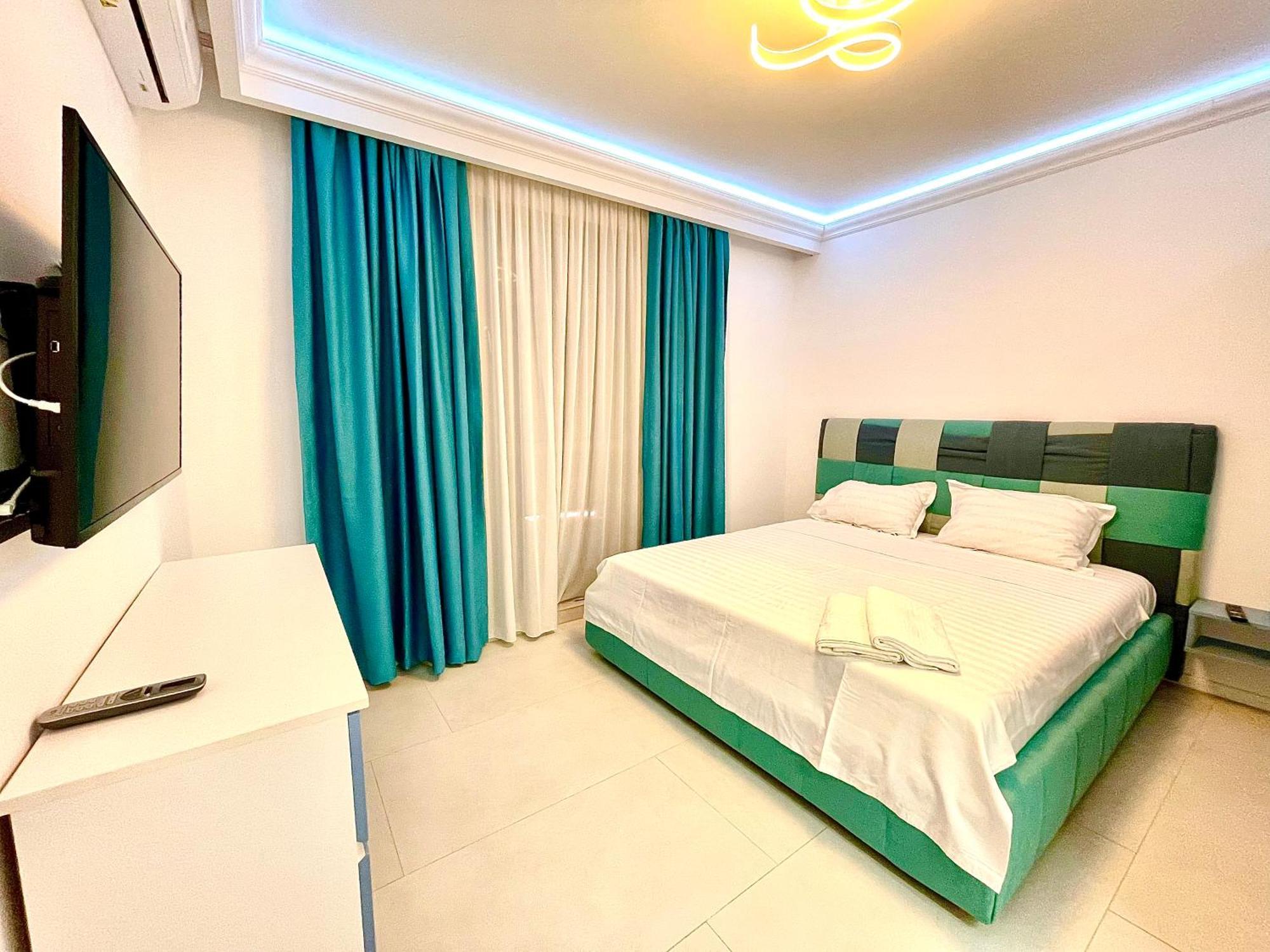 Marcony Boutique Apartments Mamaia Exterior photo