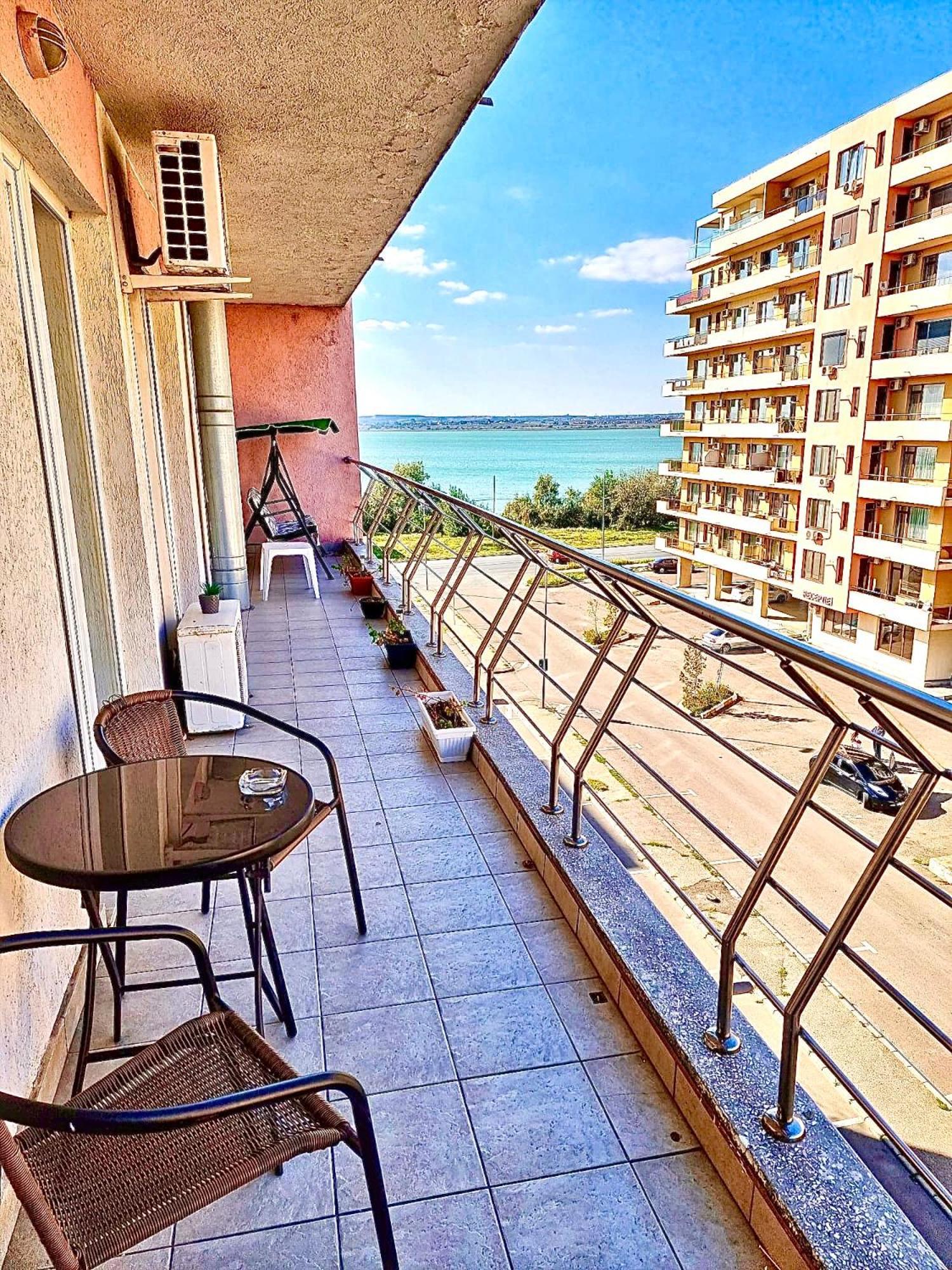 Marcony Boutique Apartments Mamaia Exterior photo
