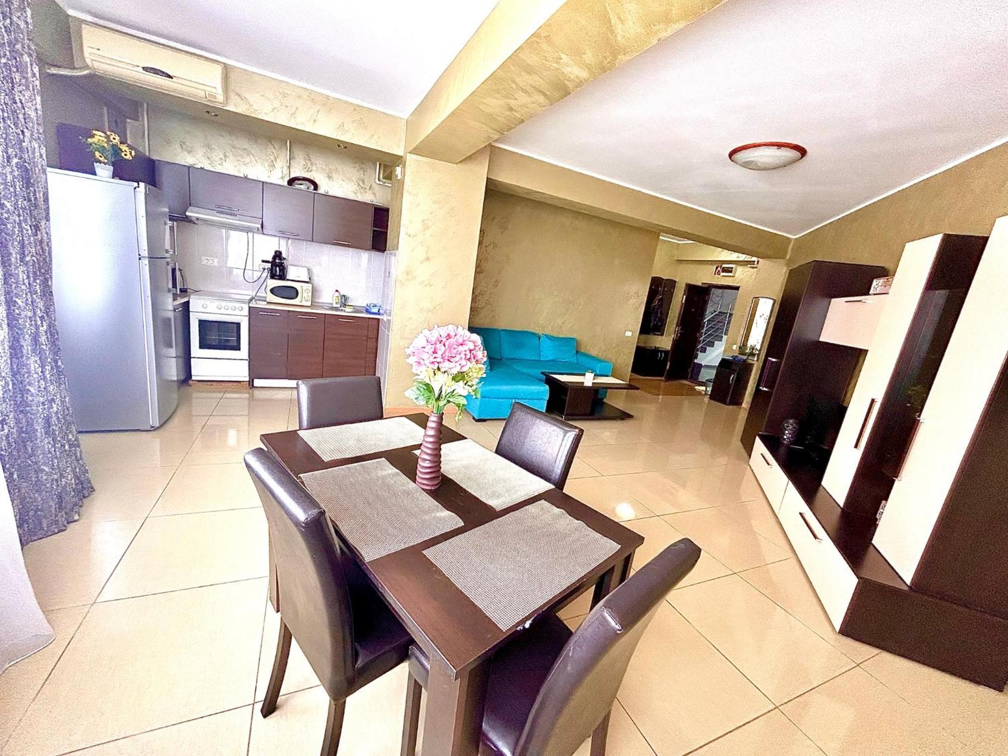 Marcony Boutique Apartments Mamaia Exterior photo